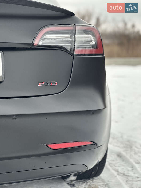Седан Tesla Model 3 2020 в Ірпені