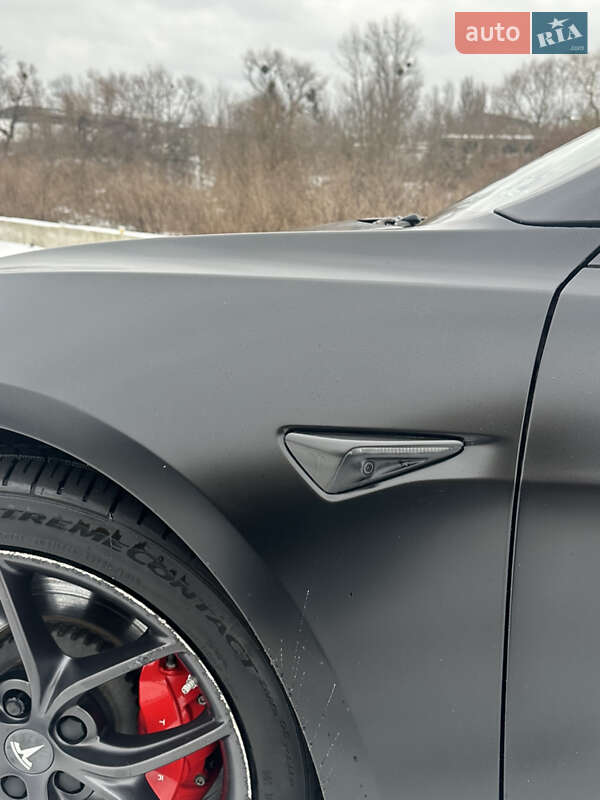 Седан Tesla Model 3 2020 в Ірпені