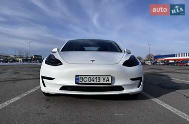 Седан Tesla Model 3 2019 в Львове
