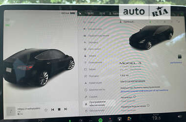 Седан Tesla Model 3 2022 в 
