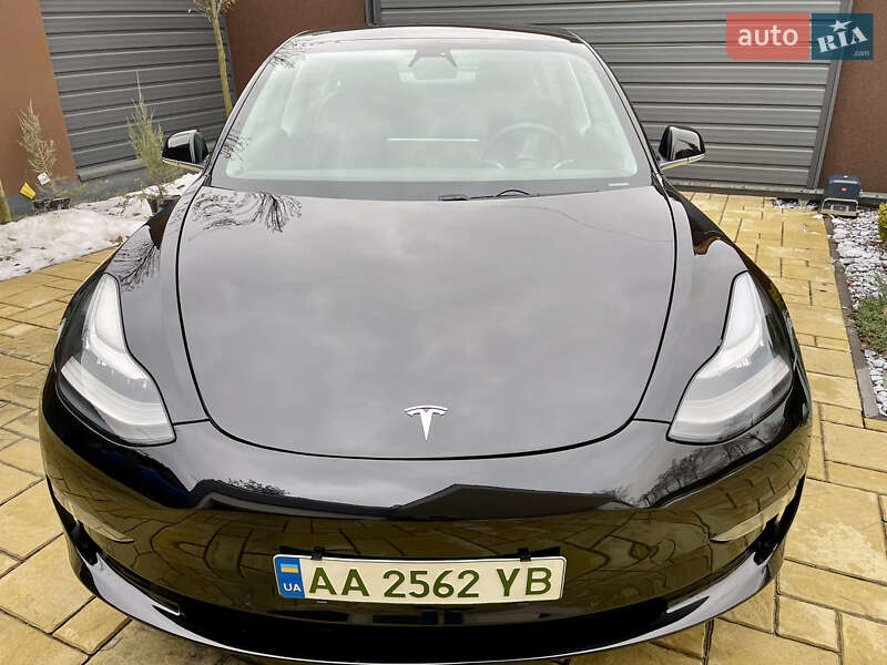 Седан Tesla Model 3 2019 в Киеве