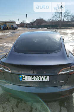 Седан Tesla Model 3 2022 в Полтаві