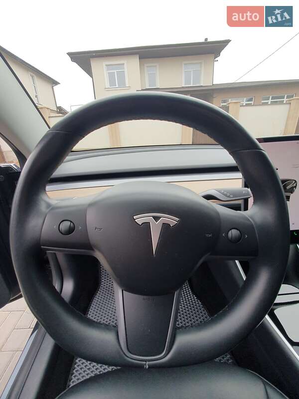 Седан Tesla Model 3 2018 в Одессе