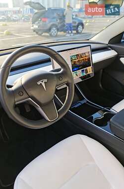 Седан Tesla Model 3 2020 в Киеве