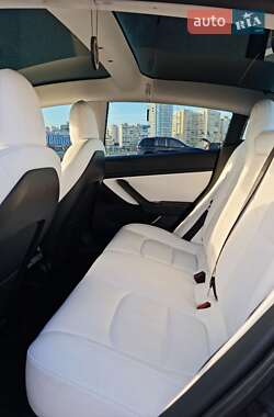 Седан Tesla Model 3 2020 в Киеве