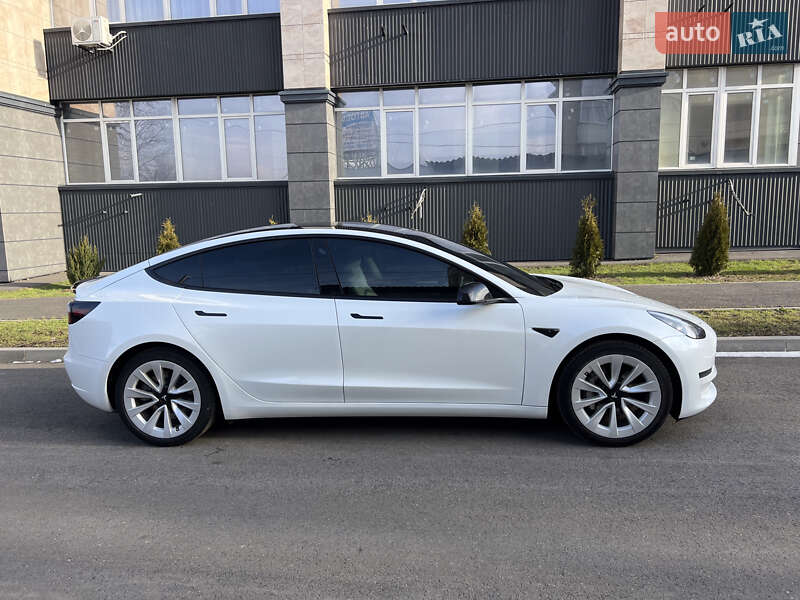 Седан Tesla Model 3 2022 в Днепре