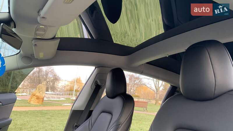 Седан Tesla Model 3 2022 в Кременчуге