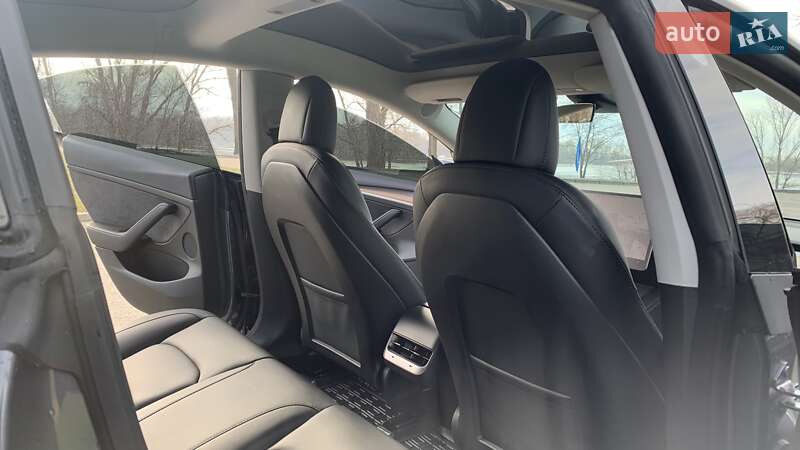 Седан Tesla Model 3 2022 в Кременчуге