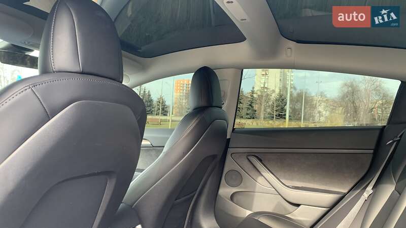Седан Tesla Model 3 2022 в Кременчуге