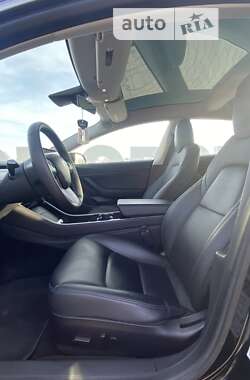 Седан Tesla Model 3 2019 в Одессе