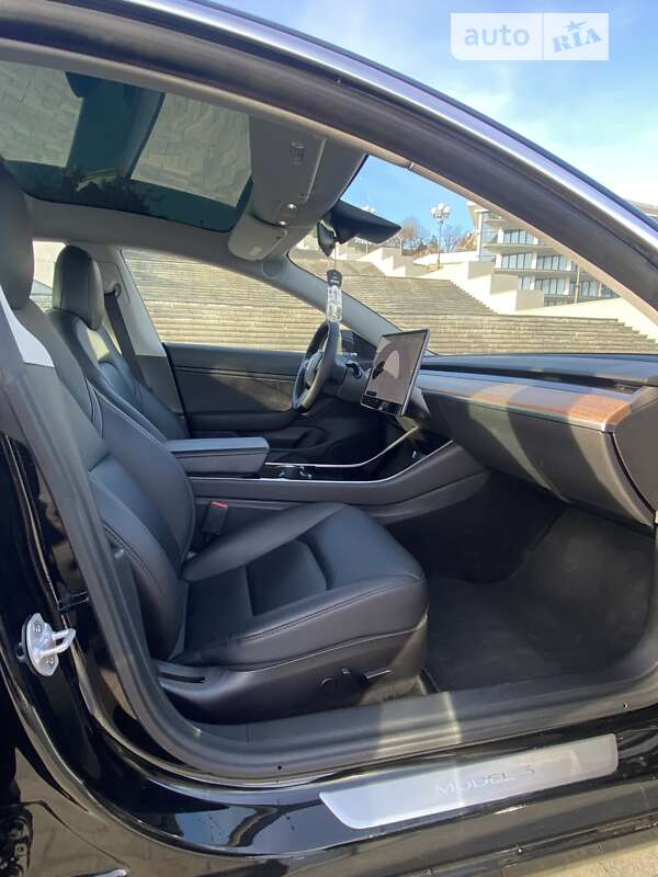 Седан Tesla Model 3 2019 в Одесі фото 58 Седан Tesla Model 3 2019 в Одесі