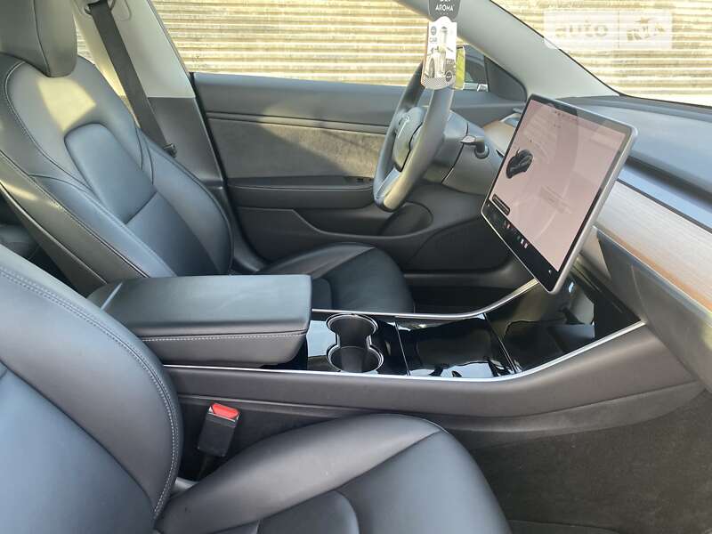 Седан Tesla Model 3 2019 в Одесі фото 62 Седан Tesla Model 3 2019 в Одесі