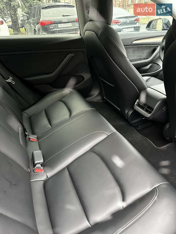 Седан Tesla Model 3 2021 в Днепре