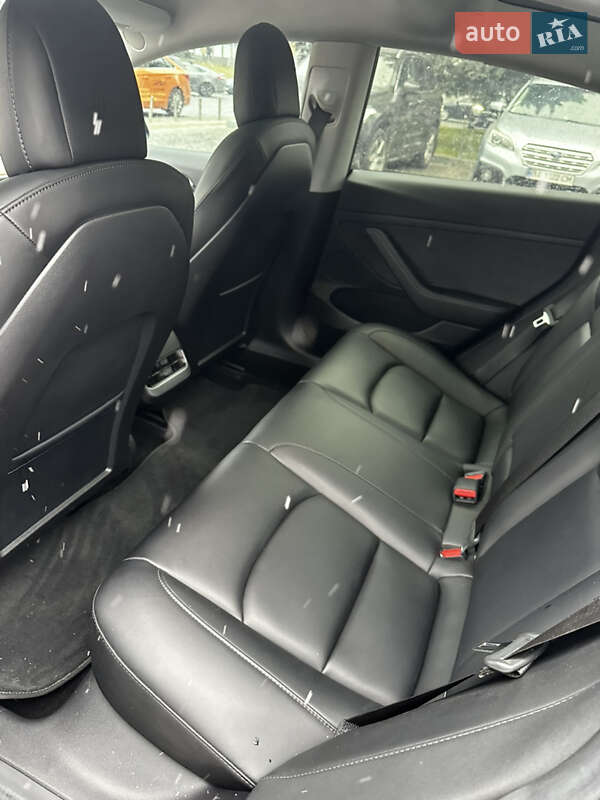Седан Tesla Model 3 2021 в Днепре