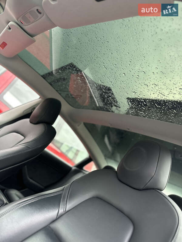 Седан Tesla Model 3 2018 в Киеве