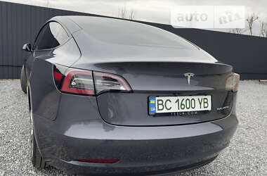 Седан Tesla Model 3 2022 в Самборі