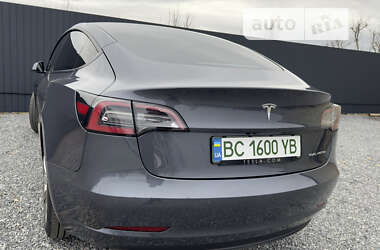 Седан Tesla Model 3 2022 в Самборе