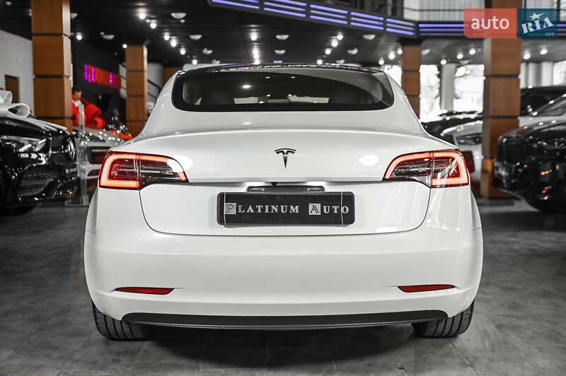 Седан Tesla Model 3 2023 в Одесі