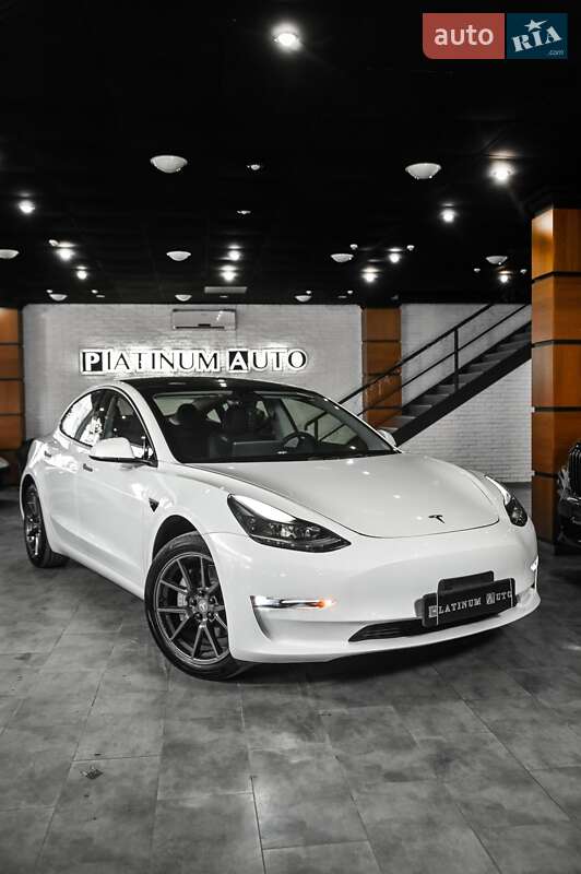 Седан Tesla Model 3 2023 в Одесі