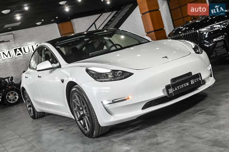 Седан Tesla Model 3 2023 в Одесі