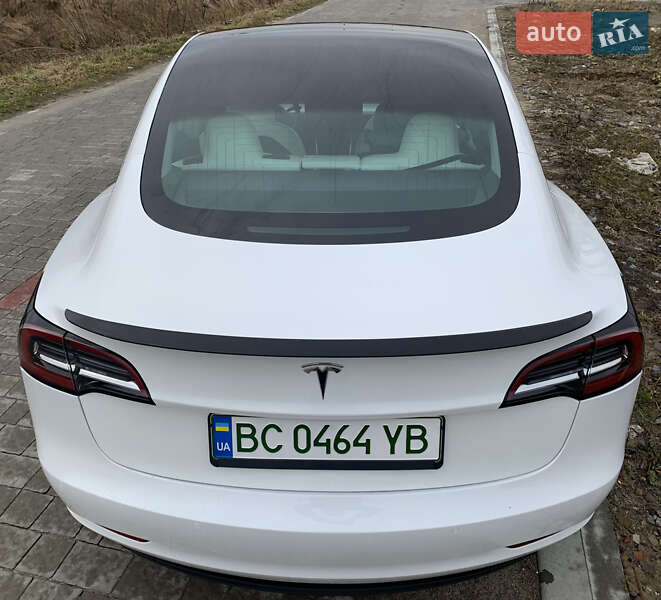 Седан Tesla Model 3 2019 в Львові