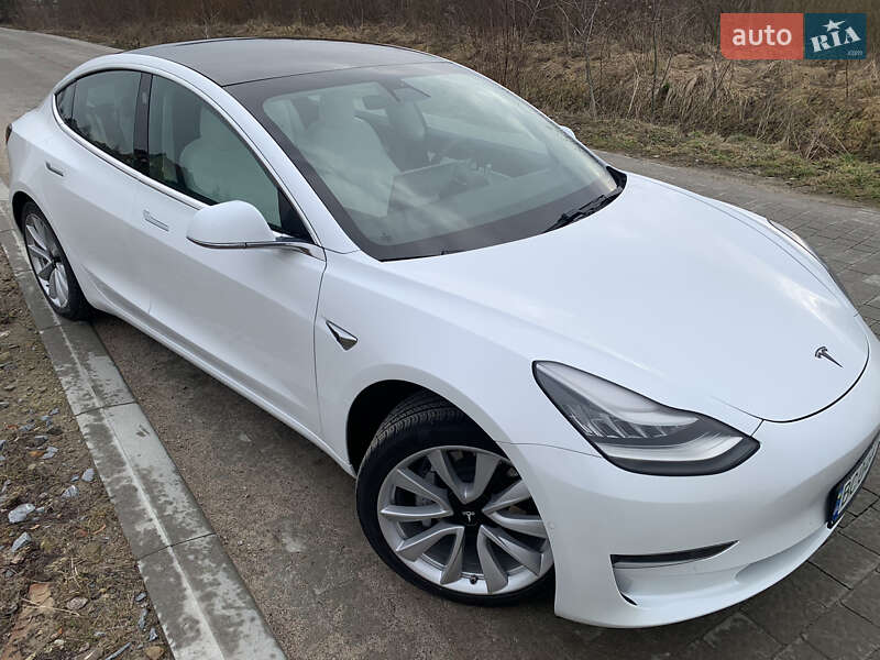 Седан Tesla Model 3 2019 в 