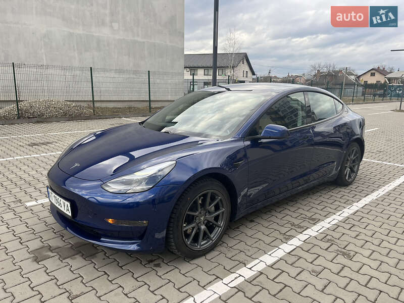 Седан Tesla Model 3 2021 в Ивано-Франковске