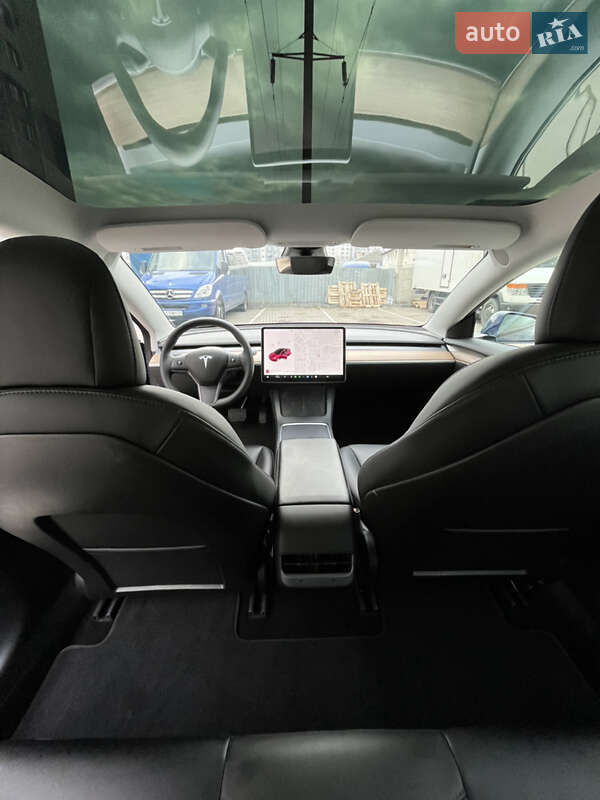Седан Tesla Model 3 2021 в Ивано-Франковске