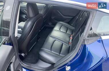 Седан Tesla Model 3 2019 в Ровно