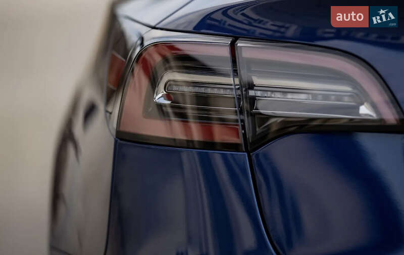 Седан Tesla Model 3 2022 в Виннице