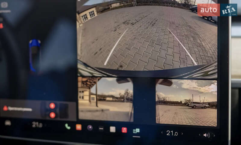 Седан Tesla Model 3 2022 в Виннице