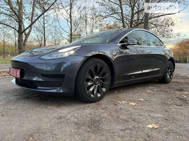 Седан Tesla Model 3 2019 в Николаеве