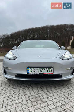Седан Tesla Model 3 2018 в Львові
