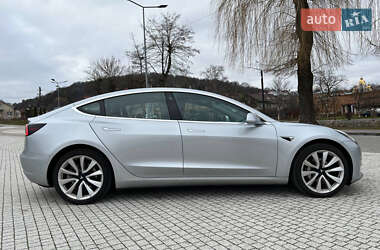 Седан Tesla Model 3 2018 в Львові