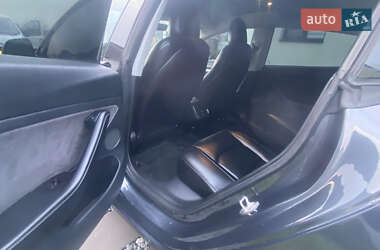 Седан Tesla Model 3 2021 в Ужгороде