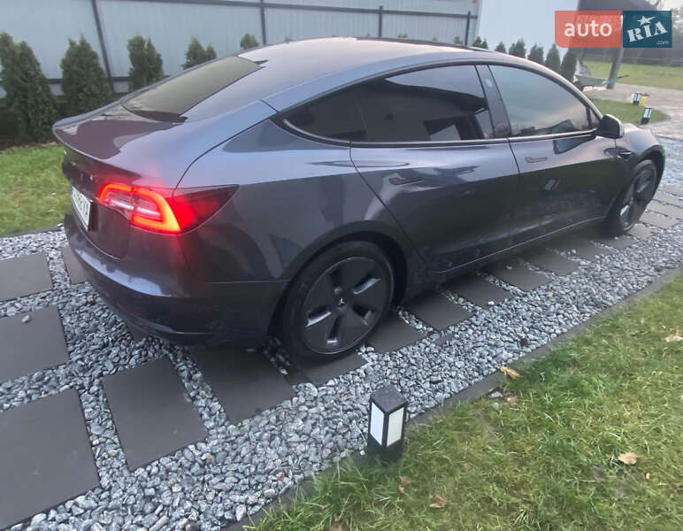 Седан Tesla Model 3 2021 в Ужгороді