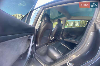 Седан Tesla Model 3 2021 в Ужгороде
