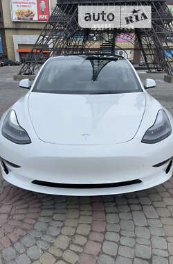 Седан Tesla Model 3 2023 в Харкові