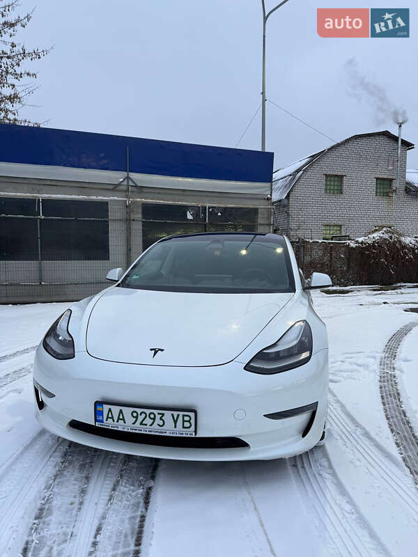 Седан Tesla Model 3 2020 в Києві