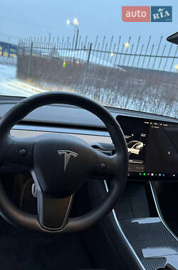 Седан Tesla Model 3 2020 в Киеве