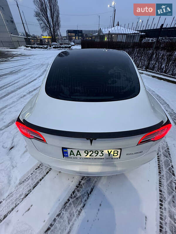 Седан Tesla Model 3 2020 в Києві