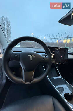 Седан Tesla Model 3 2020 в Києві