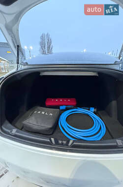 Седан Tesla Model 3 2020 в Києві