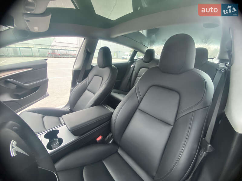 Седан Tesla Model 3 2023 в Дніпрі