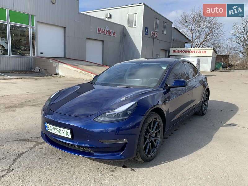 Седан Tesla Model 3 2022 в Кропивницькому