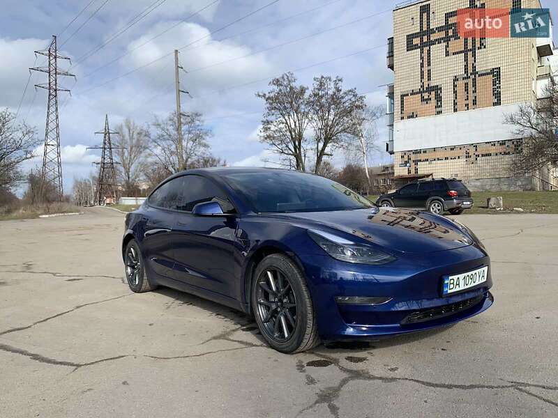 Седан Tesla Model 3 2022 в Кропивницькому