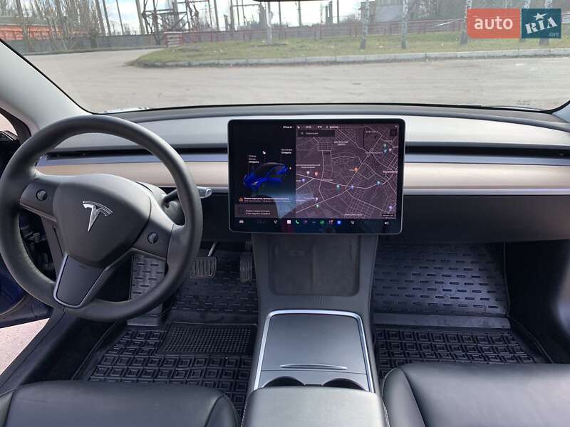 Седан Tesla Model 3 2022 в Кропивницькому