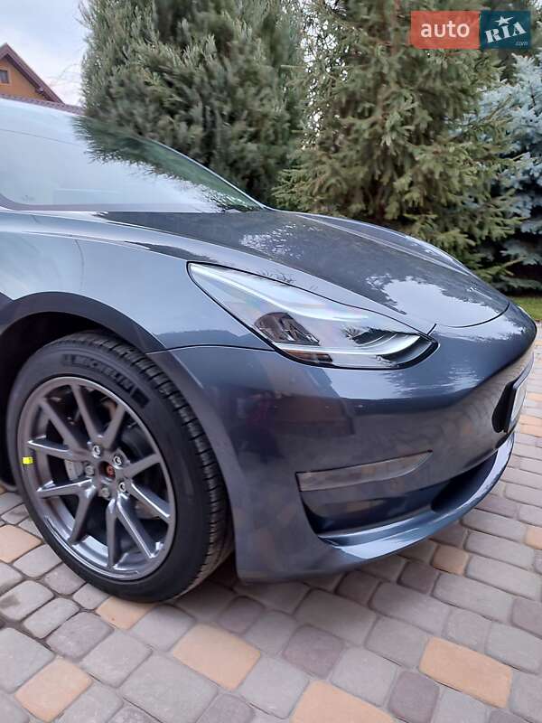 Седан Tesla Model 3 2019 в Запорожье