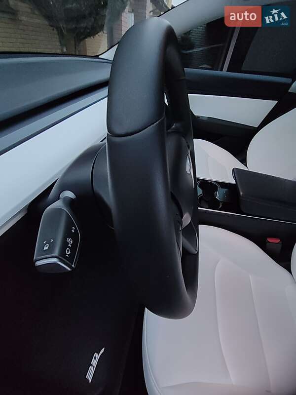 Седан Tesla Model 3 2019 в Запоріжжі