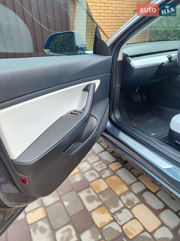 Седан Tesla Model 3 2019 в Запорожье